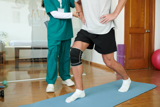 Functional mobility, balance, and exercise conditioning with a physiotherapist