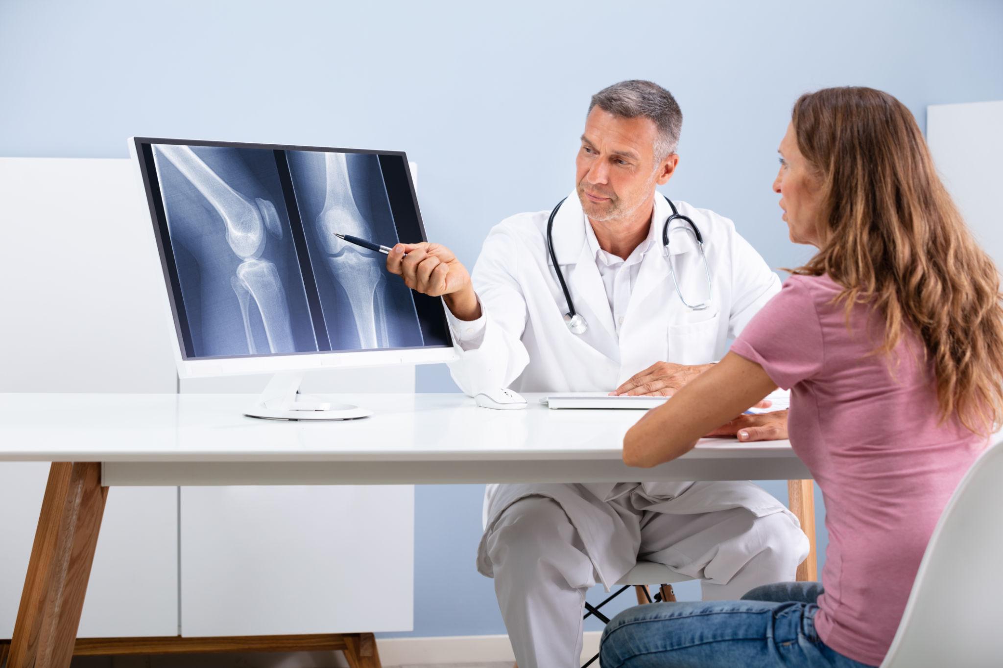 Consulting an orthopedic specialist for knee care